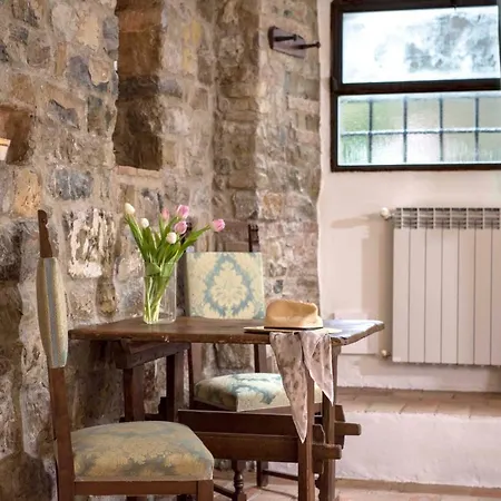 Torre Di Badia Oda ve Kahvaltı 3*